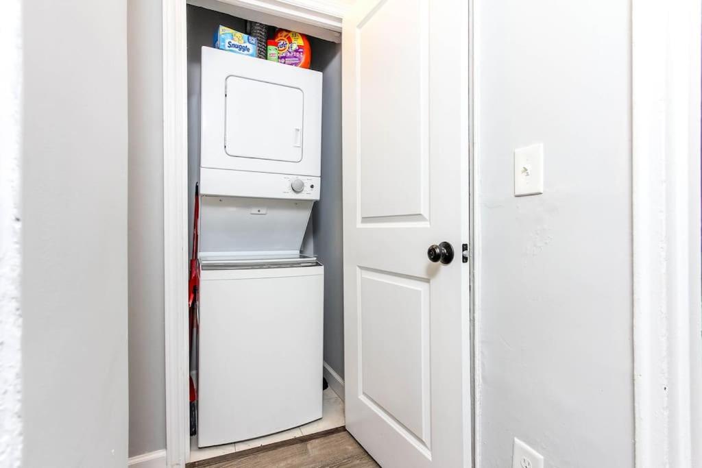 West End Bungalow Perfect To Work, Play, & Escape Atlanta Luaran gambar