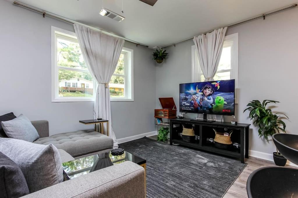 West End Bungalow Perfect To Work, Play, & Escape Atlanta Luaran gambar