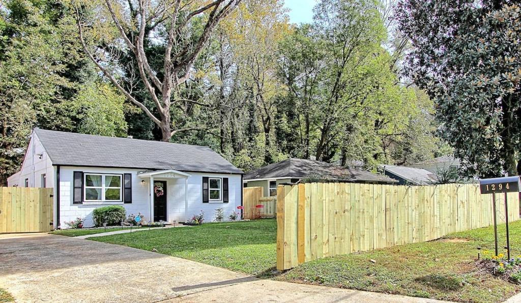 West End Bungalow Perfect To Work, Play, & Escape Atlanta Luaran gambar