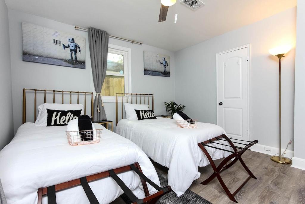 West End Bungalow Perfect To Work, Play, & Escape Atlanta Luaran gambar